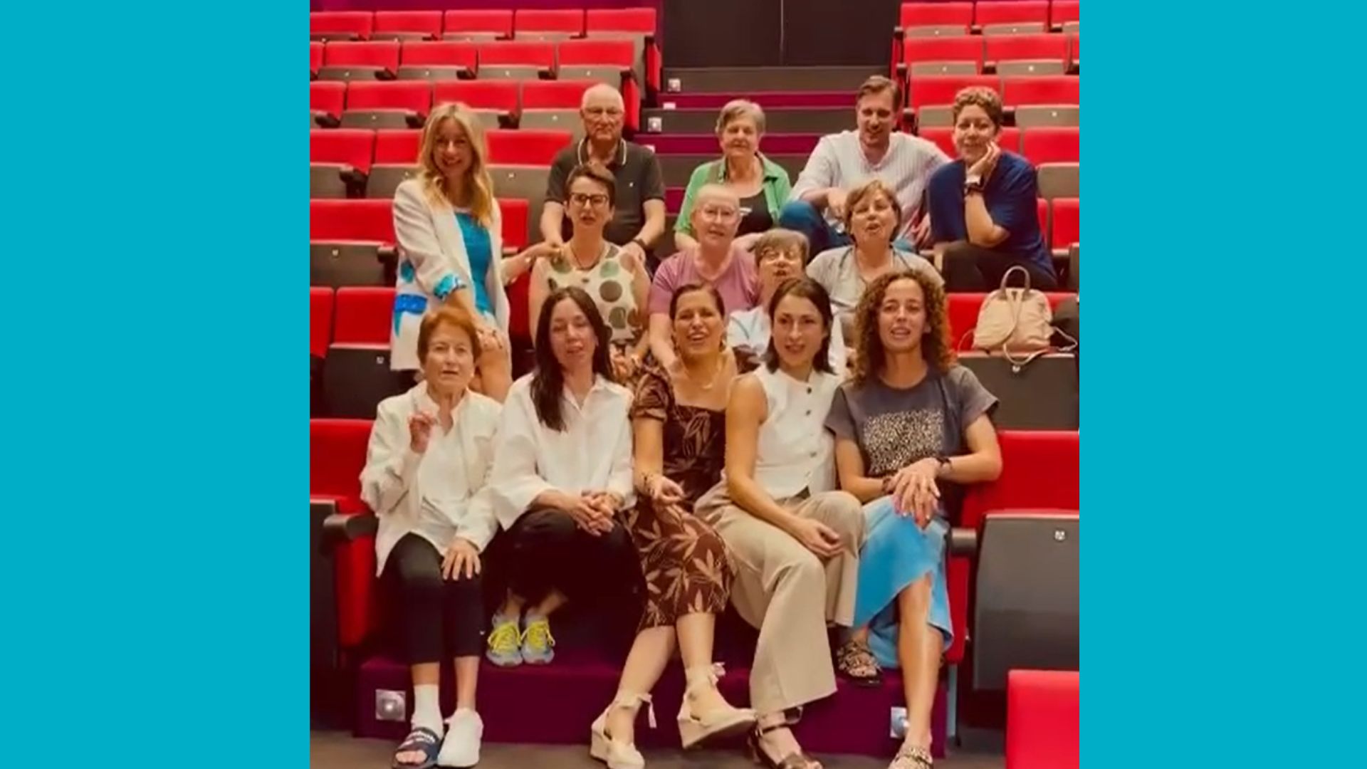 Pilar Martín, decana del COPRM, ha asistido a la graduación de la XIV Promoción del Grado de Psicología